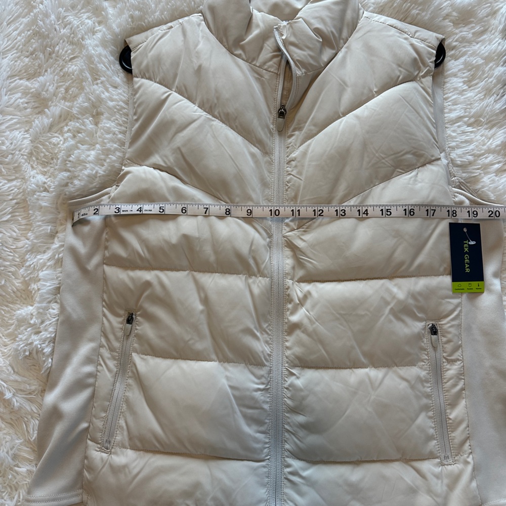 Tek Gear Women's Off-White Puffer Vest NWT